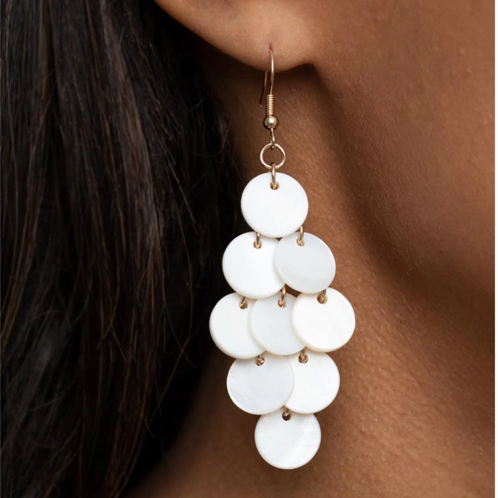 NWT White & Gold Earrings(Last One)
